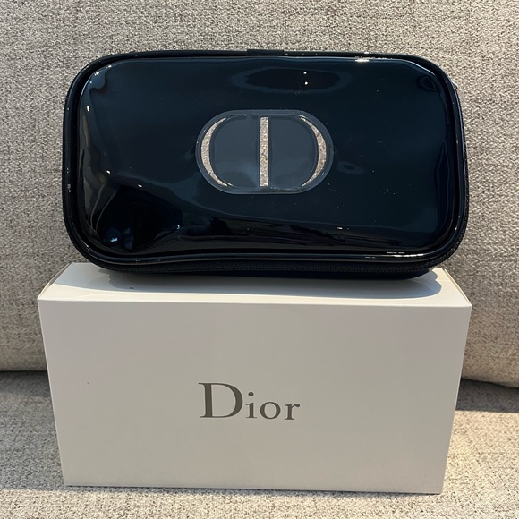 Dior Vanity Set - Dior Makeup bag, Dior Addict Lipglow & Dior Show 4D Maximizer - Picture 4 of 16